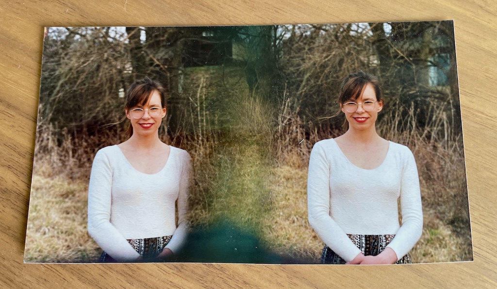 A stereo photo using mirrors.